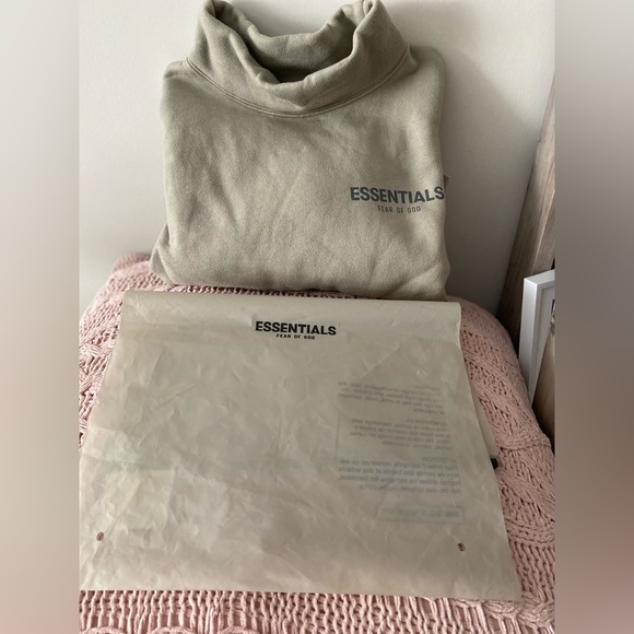 Essentials Fear of God, Kids Funnel Neck Sweatshirt. Boys size 8 - Picture 5 of 6